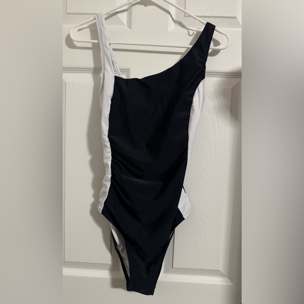 Cupshe Black and White Ruched One-Piece Swim Bodysuit